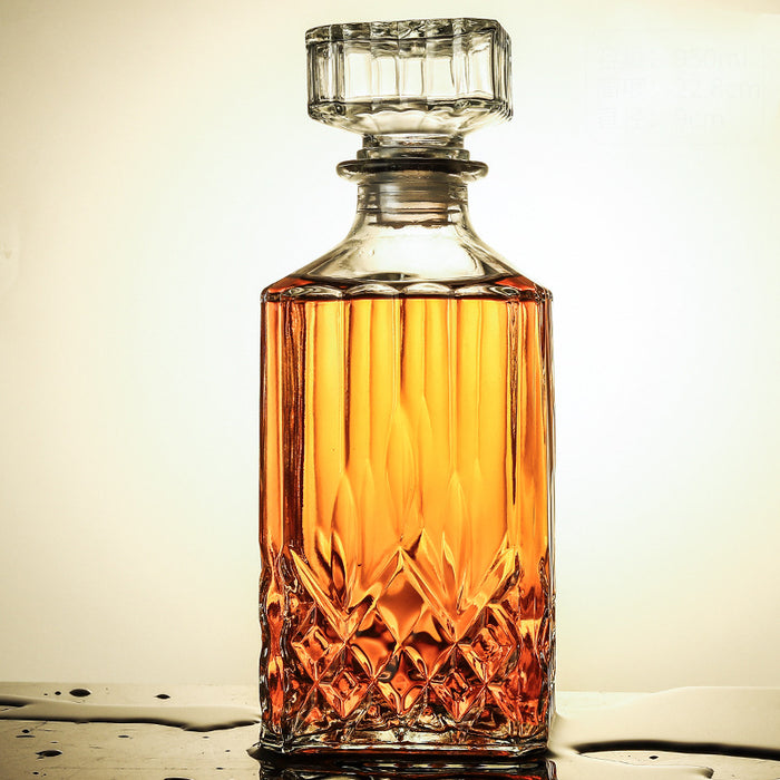 Classic Liquor Decanter — Wine and Whiskey Decanter